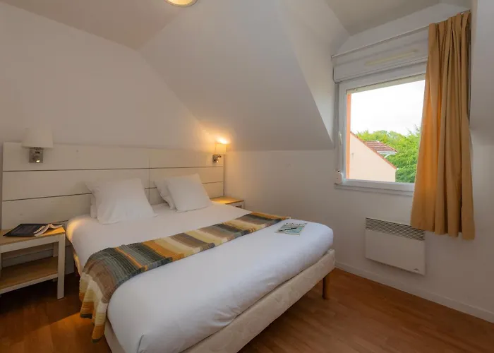 Goelia Les Portes D'honfleur Aparthotel 3*